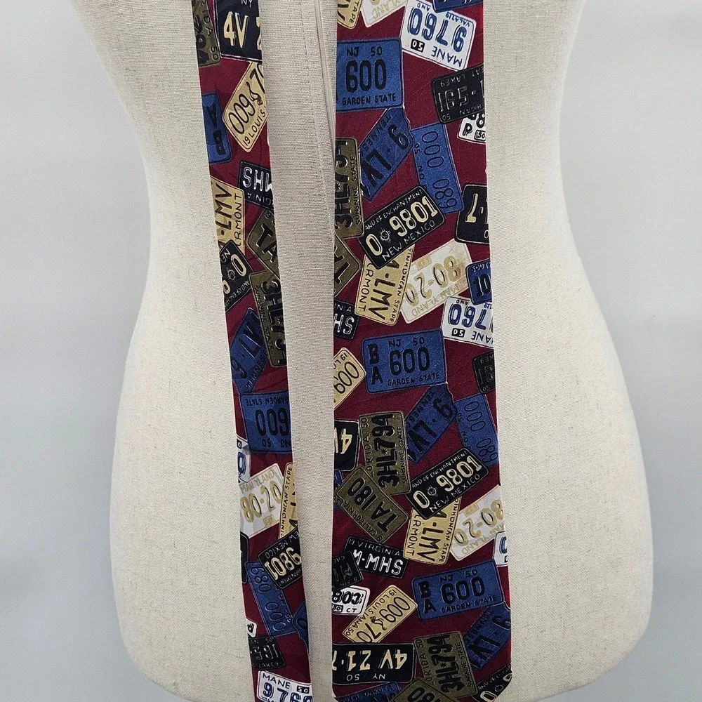 DIMODA‎ Hand Made Mens Novelty Necktie License Plate Pattern Burgundy